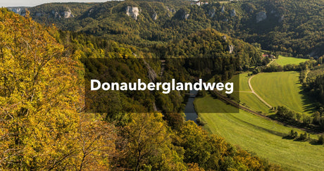 Ausblick auf weite Felder mit Wald und der oberen Donau: Donauberglandweg